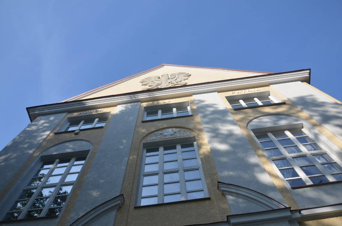 Fronton szkoły