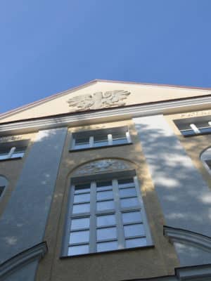 Fronton szkoły